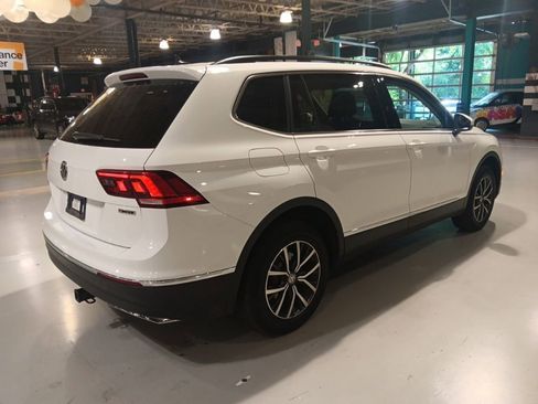 Used 2020 Volkswagen Tiguan SE w/ Panoramic Sunroof Package AWD/4WD image 6