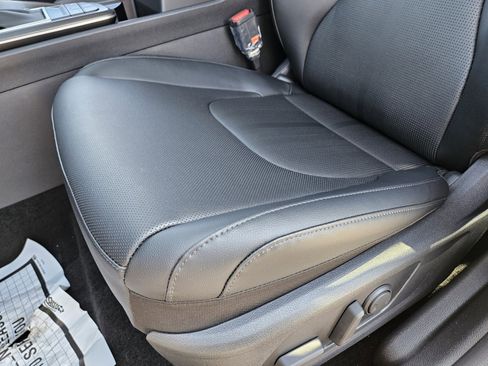 New 2026 Kia Sportage EX FWD image 8