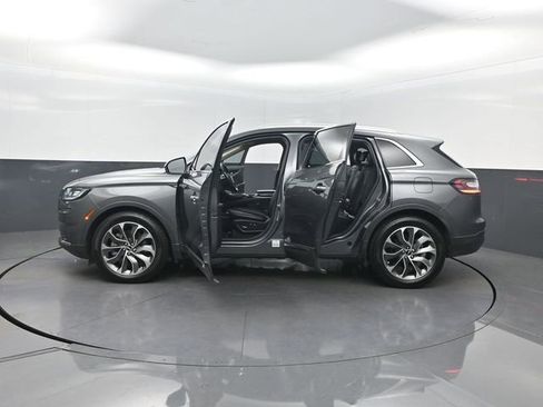 Used 2023 Lincoln Nautilus Reserve FWD image 43