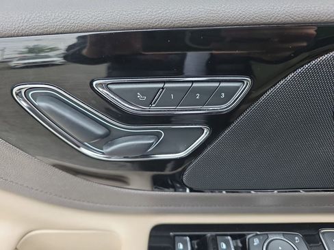 Used 2020 Lincoln Aviator Reserve w/ Equipment Group 201A AWD/4WD image 21