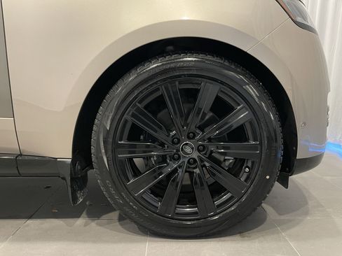 Used 2023 Land Rover Range Rover SE image 11