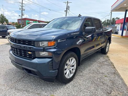 Used 2021 Chevrolet Silverado 1500 Custom RWD image 3