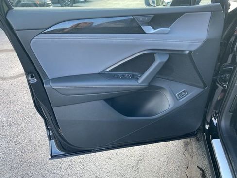 New 2025 Volkswagen Tiguan SE AWD/4WD image 22