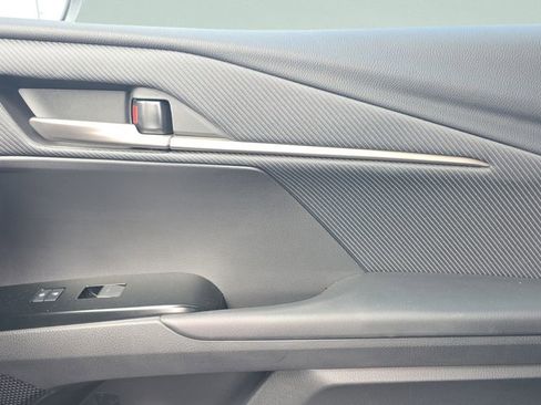 Used 2025 Toyota Camry SE image 13