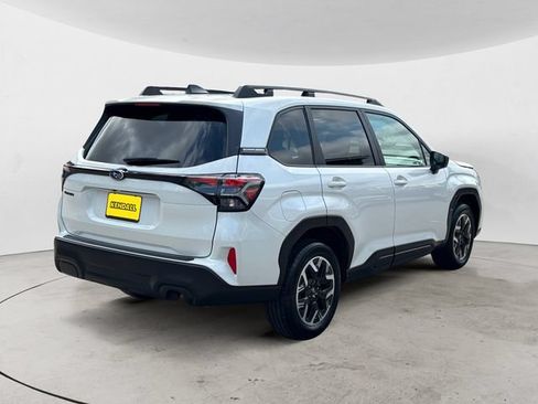 Certified 2025 Subaru Forester Premium AWD/4WD image 5