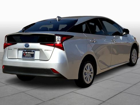Used 2020 Toyota Prius LE FWD image 12