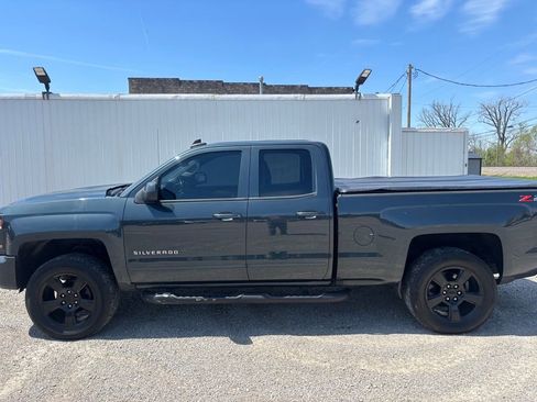 Used 2018 Chevrolet Silverado 1500 LT w/ All Star Edition AWD/4WD image 6