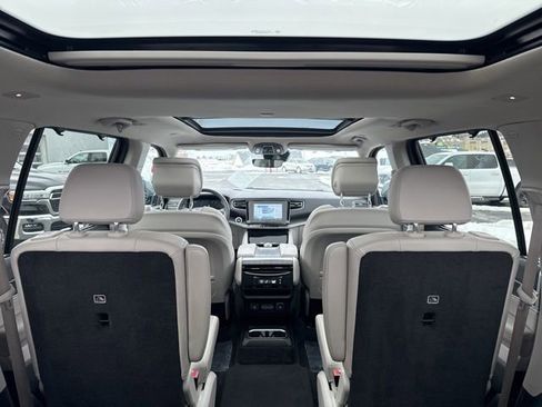 Used 2023 Jeep Wagoneer Series III w/ Premium Group I image 21