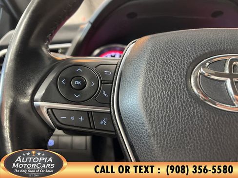 Used 2018 Toyota Camry XLE FWD image 25