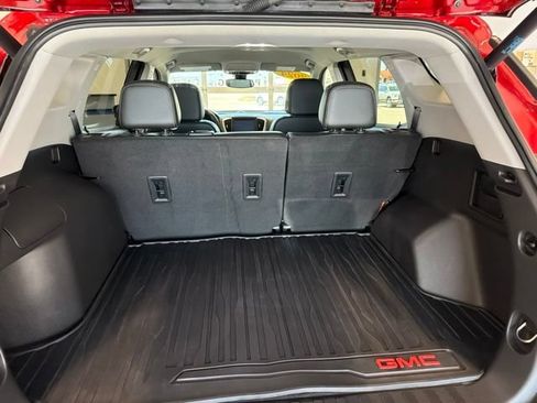 Used 2024 GMC Terrain SLT AWD/4WD image 16