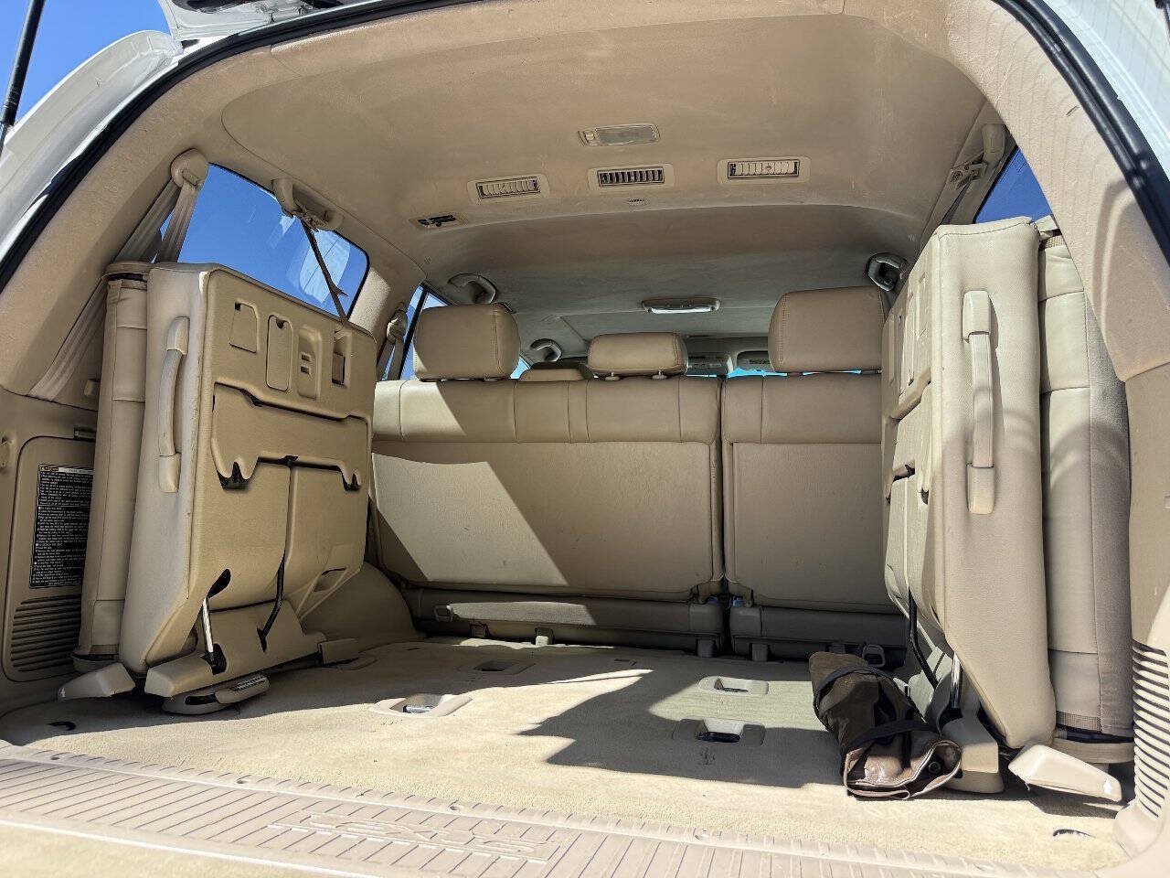 Used 2005 Lexus LX 470 4WD w/ Preferred Accessory Pkg image 70