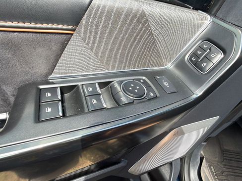 Used 2024 Ford F350 Platinum w/ Tremor Off-Road Package AWD/4WD image 19