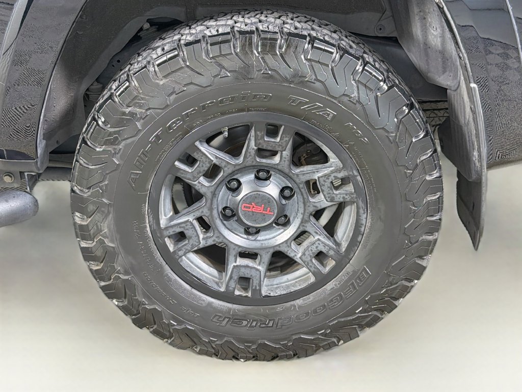 Used 2021 Toyota 4Runner SR5 Premium w/ Moonroof Package AWD/4WD image 32