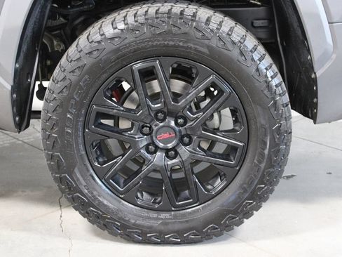 Used 2022 Toyota Tundra SR5 w/ TRD Sport Package AWD/4WD image 18