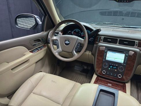 Used 2012 Chevrolet Avalanche LTZ AWD/4WD image 36