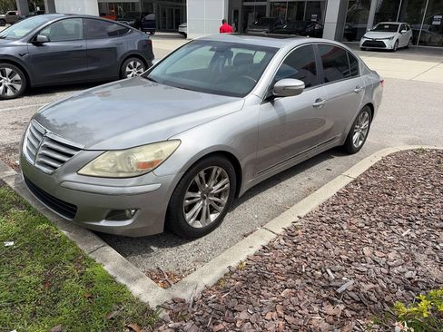 Used 2009 Hyundai Genesis 4.6 w/ Technology Pkg 5 RWD image 1