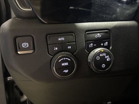 Used 2024 Chevrolet Silverado 1500 LT image 15