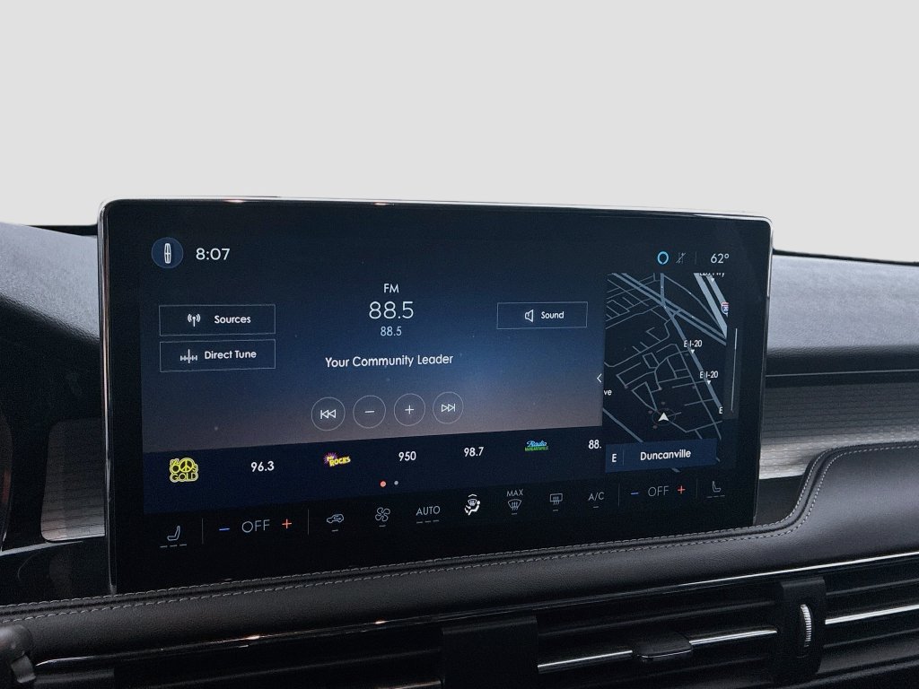 Used 2025 Lincoln Corsair AWD image 15