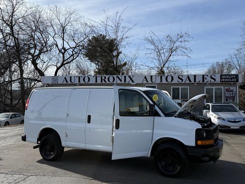 Used 2012 Chevrolet Express 2500 2500 3dr Cargo Van w/ 1WT image 18