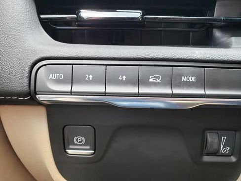 Used 2024 Cadillac Escalade ESV Premium Luxury AWD/4WD image 26