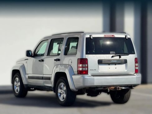 Used 2011 Jeep Liberty Sport image 10