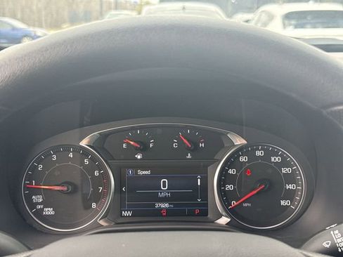 Used 2023 GMC Acadia SLE w/ Driver Convenience Package image 15