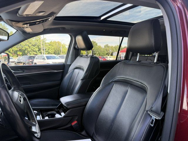 Used 2021 Jeep Grand Cherokee L Limited AWD/4WD image 4