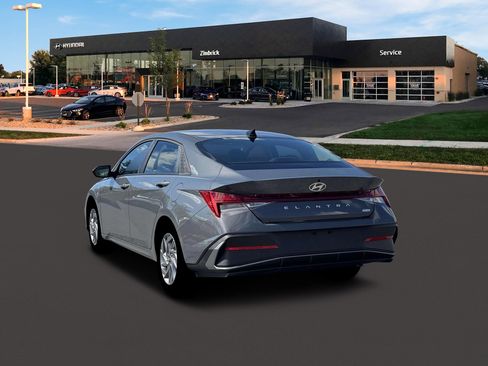 New 2026 Hyundai Elantra Hybrid FWD image 5