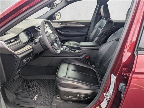 Used 2024 Jeep Grand Cherokee Limited AWD/4WD image 15