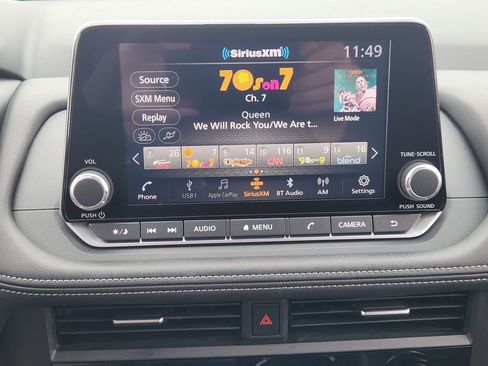 Used 2025 Nissan Rogue SV FWD image 16