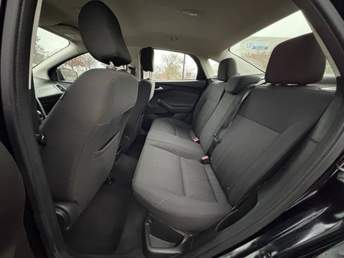 Used 2016 Ford Focus SE FWD image 19