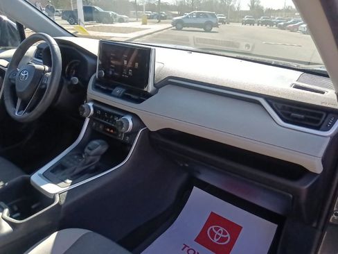 Used 2024 Toyota RAV4 XLE w/ Convenience Package image 32