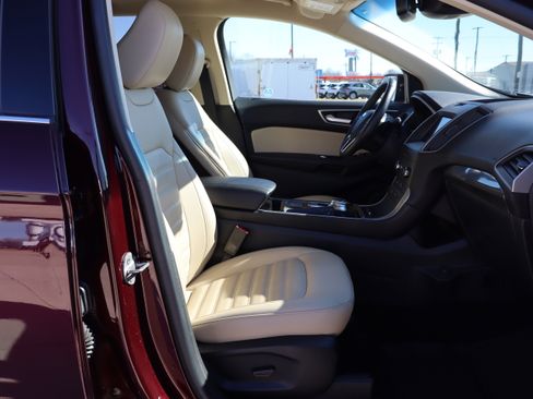 Used 2020 Ford Edge SEL w/ Convenience Package image 12