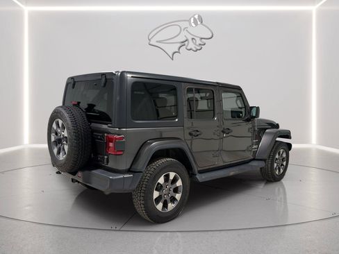 Used 2019 Jeep Wrangler Unlimited Sahara w/ Cold Weather Group AWD/4WD image 5