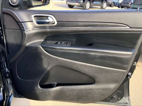 Used 2020 Jeep Grand Cherokee Limited image 23