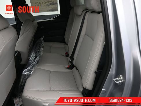 Used 2025 Toyota Tacoma Limited image 24
