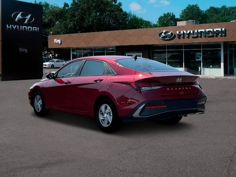 New 2025 Hyundai Elantra SE image 5