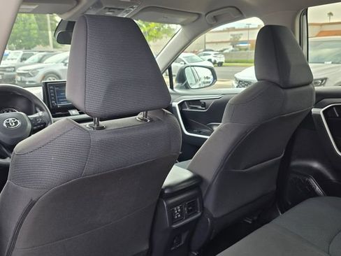 Used 2022 Toyota RAV4 LE FWD image 15