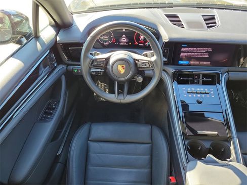 Certified 2024 Porsche Panamera 4 image 21