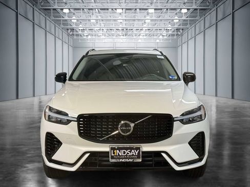 Used 2025 Volvo XC60 T8 Plus AWD/4WD image 8