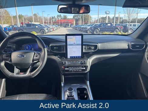 Certified 2020 Ford Explorer ST w/ Premium Technology Package image 18