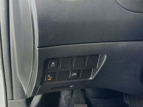 Used 2020 Nissan Pathfinder SV AWD/4WD image 12