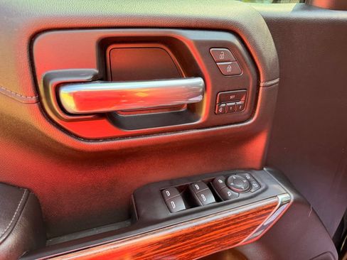 Used 2022 Chevrolet Silverado 1500 High Country w/ LPO, Dark Essentials Package AWD/4WD image 12