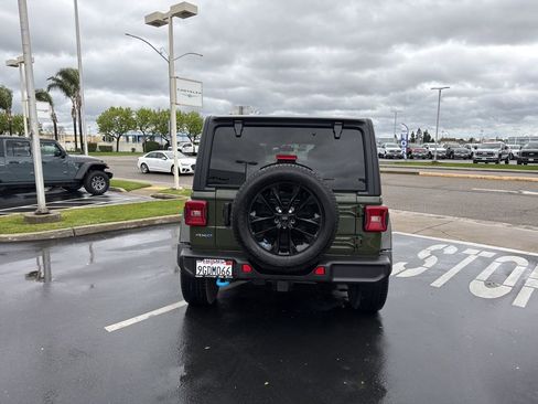 Used 2023 Jeep Wrangler Unlimited Sahara w/ Cold Weather Group image 5