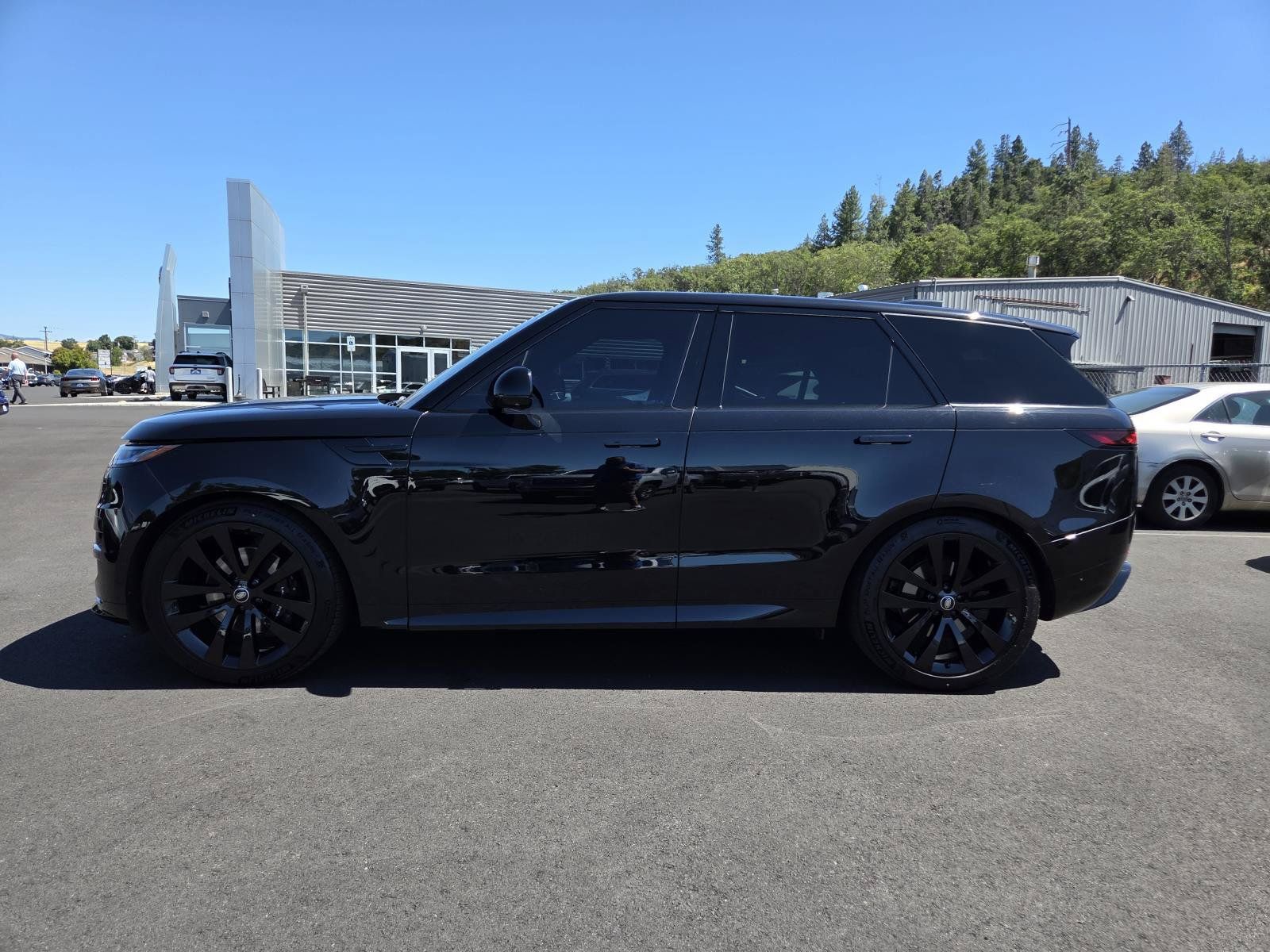 Used 2025 Land Rover Range Rover Sport Dynamic SE AWD/4WD image 8