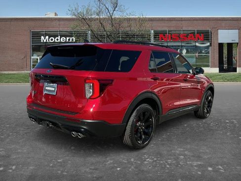 Used 2022 Ford Explorer ST w/ ST Street Pack image 4