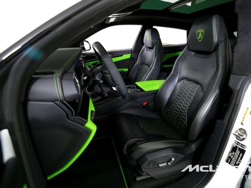 Used 2022 Lamborghini Urus AWD/4WD image 11