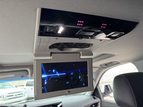 Used 2017 Cadillac Escalade Luxury image 27