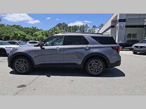 Used 2025 Ford Explorer ST-Line w/ Premium Package RWD image 18