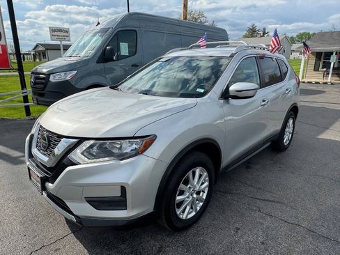 Used 2020 Nissan Rogue SV AWD/4WD image 2